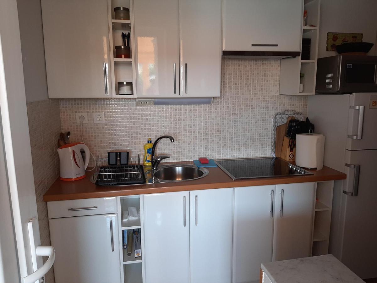 Apartment Enis Barbariga Exterior photo